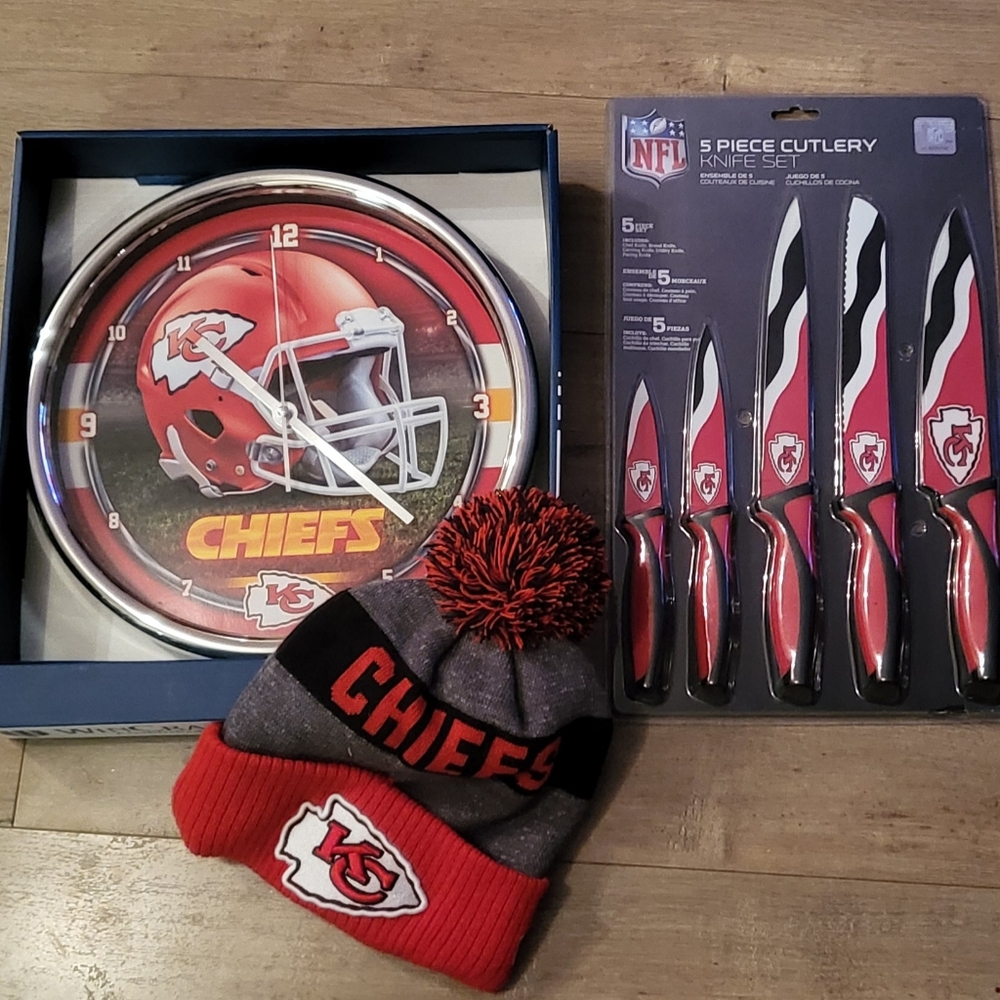 Kansas City Chiefs Cutlery Set, Beanie, and Wall Clock